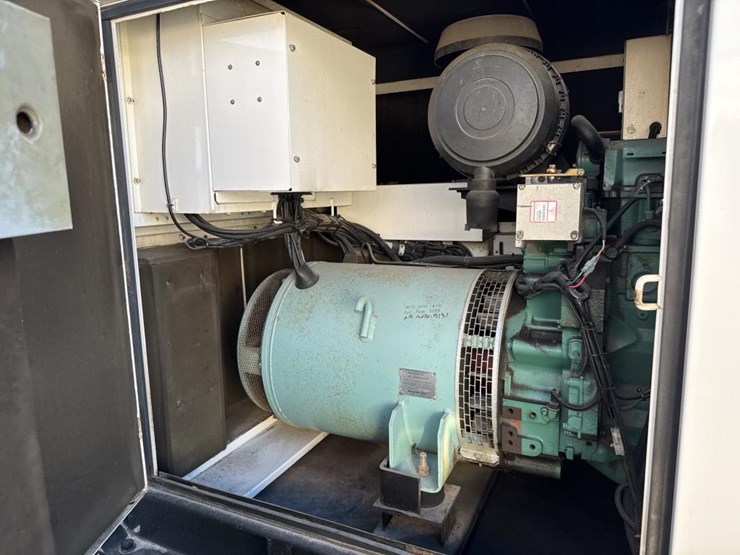 #1472-•-whisperwatt-dca-100ssvu-towable-generator-image-22