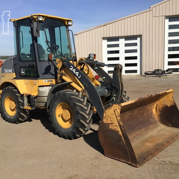 2005 DEERE 244J