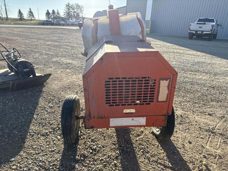 #3297-•-multiquip-concrete-mixer-image-4