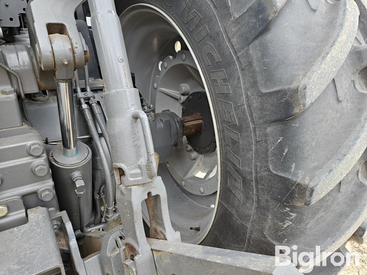 2010-agco-dt205b-image-16