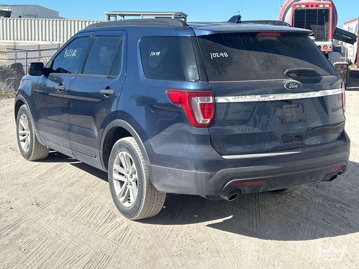 2017-ford-explorer-image-4