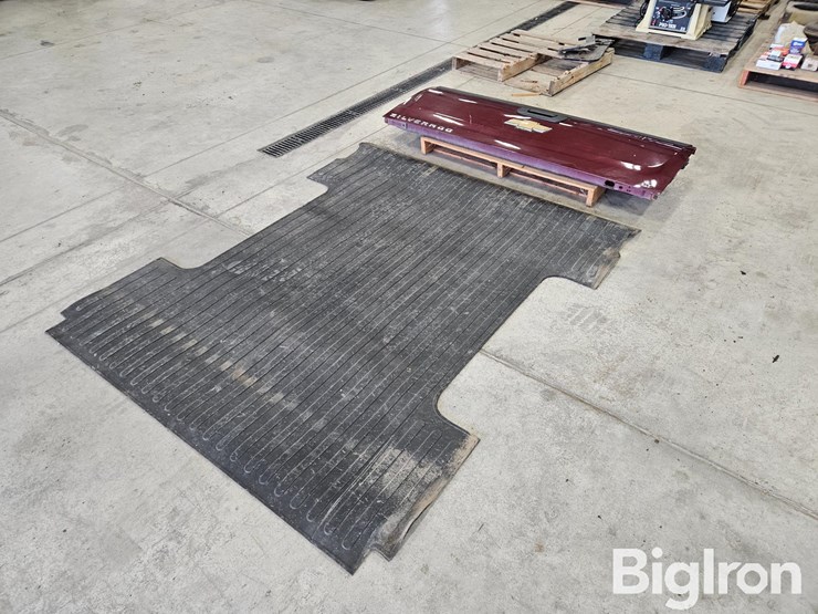 chevrolet-silverado-tailgate-&-box-floor-pad-image-7