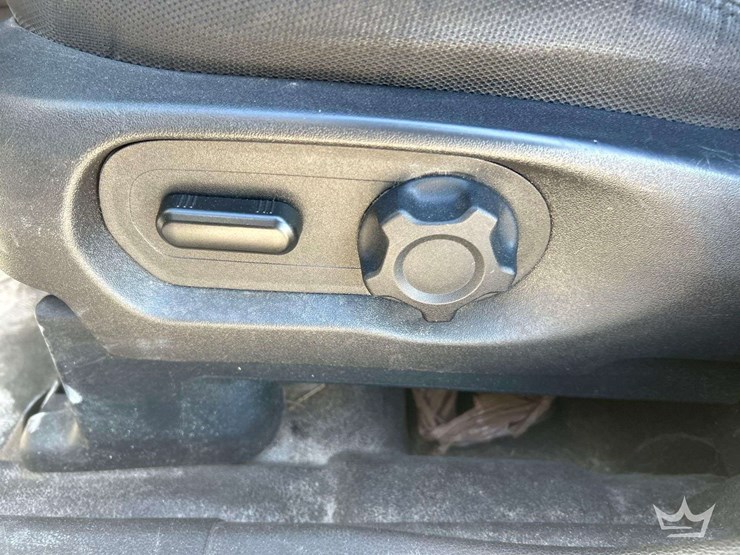 2017-ford-explorer-image-13