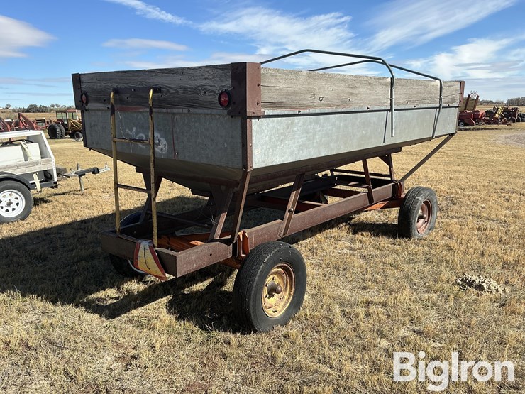 new-holland-180-image-5