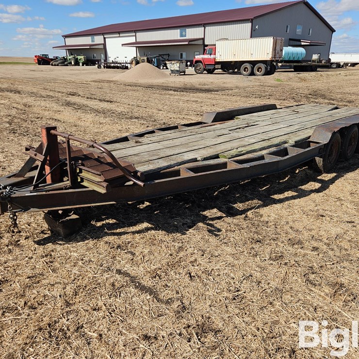19' Tri/ Axle Flatbed Trailer