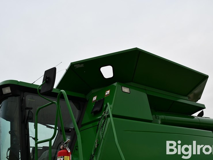 2005-john-deere-9560-sts-image-14