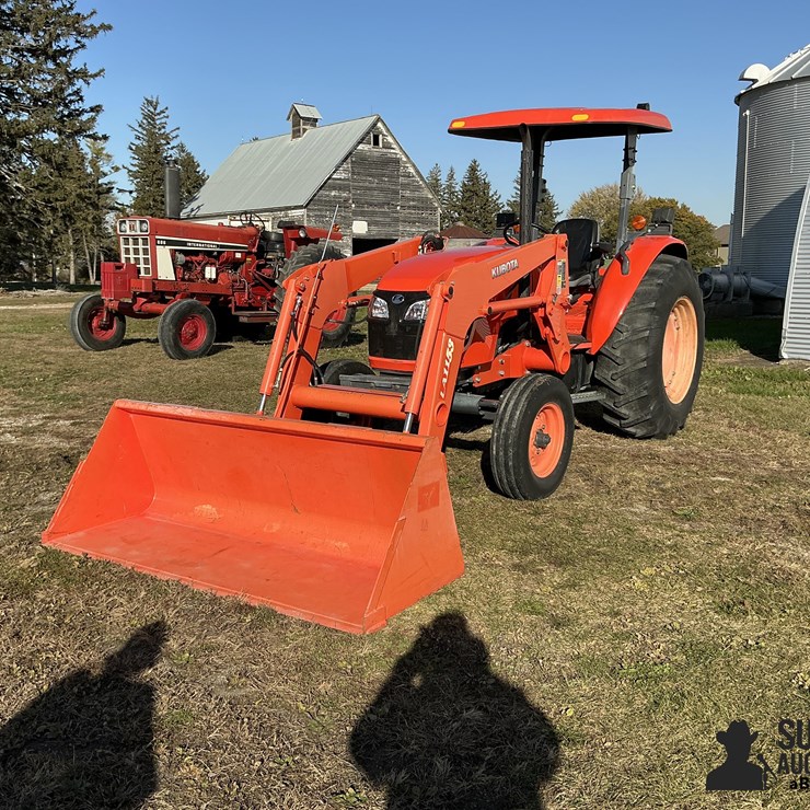 2012 KUBOTA M7040F