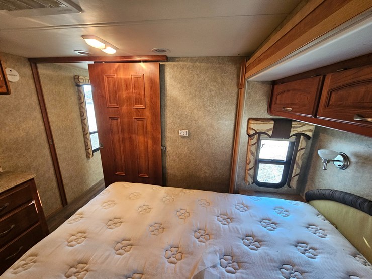 #22198-•-2007-georgie-boy-landau-motorhome-image-82