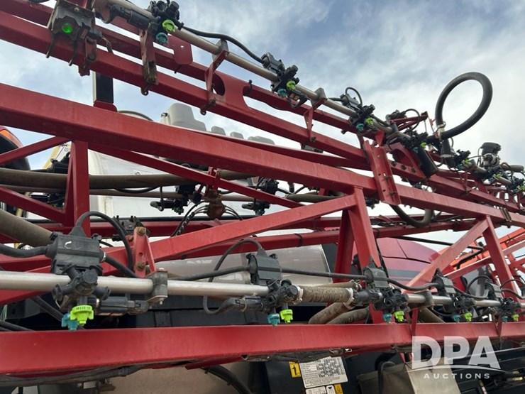 2020-case-ih-patriot-4440-image-33