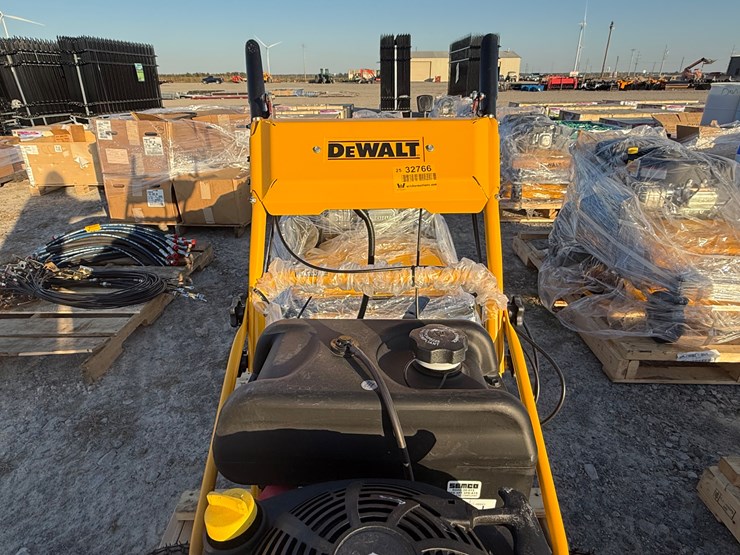 #22-•-unused-dewalt-dw33-walk-behind-zero-turn-mower-inv#32766-image-18