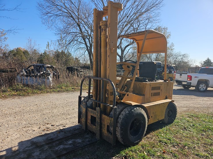 #22765-•-1960's-baker-forklift-(non-runner)-image-1