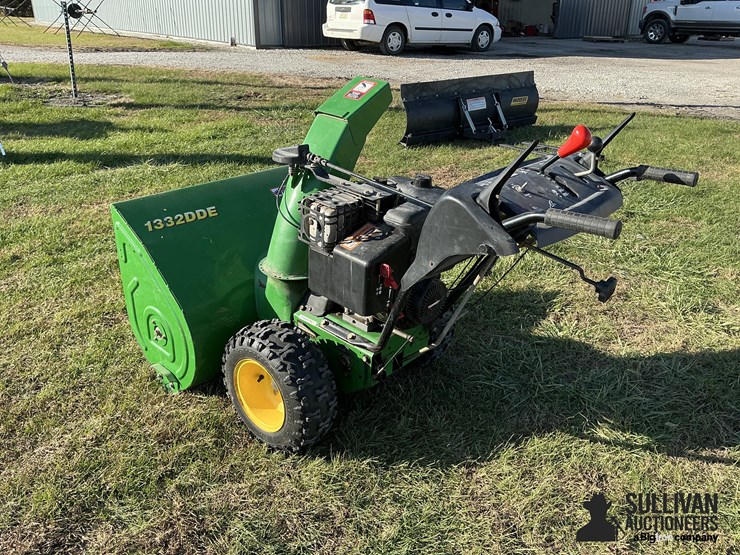 john-deere-1332-dde-snow-blower-image-7