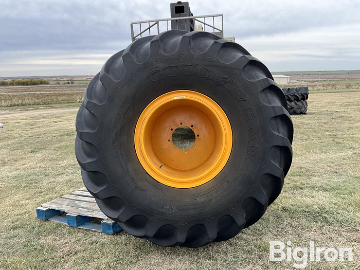 goodyear-66x43.00-25-flotation-terra-tire-w/8-bolt-rim-image-11