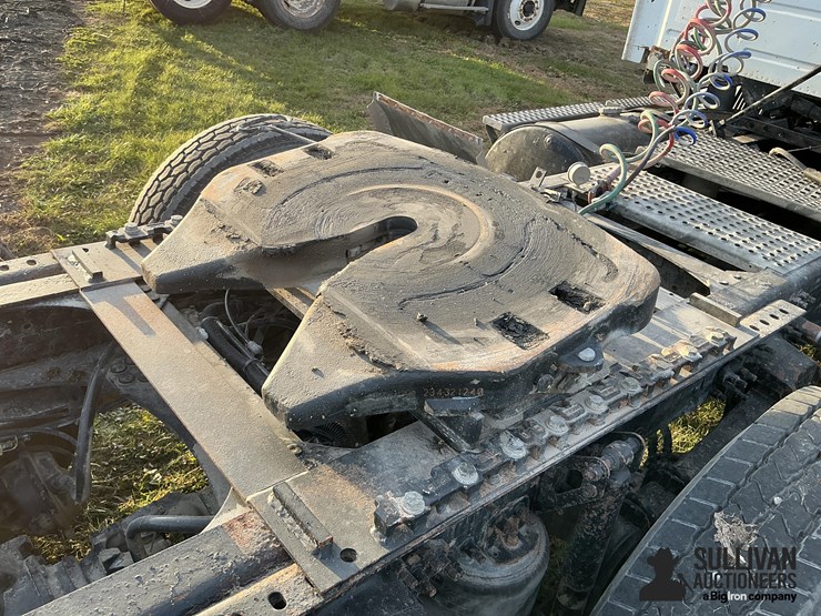 2000-volvo-vn-image-9