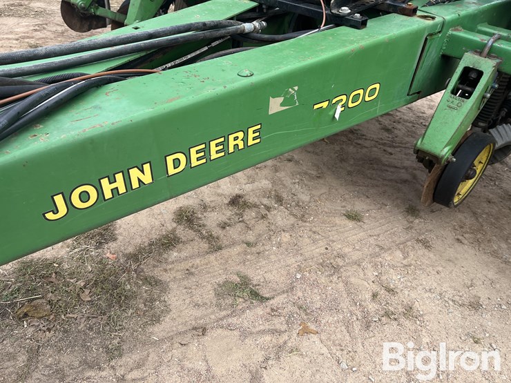 john-deere-7200-image-19