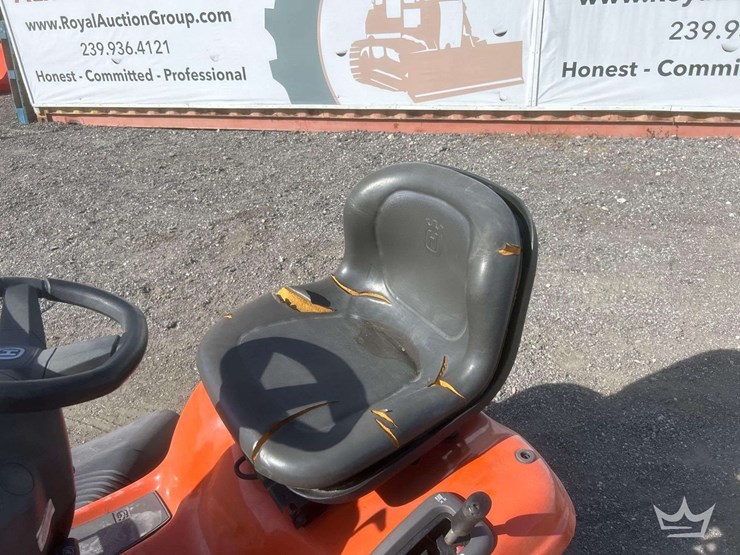 husqvarna-46in-riding-mower-image-6
