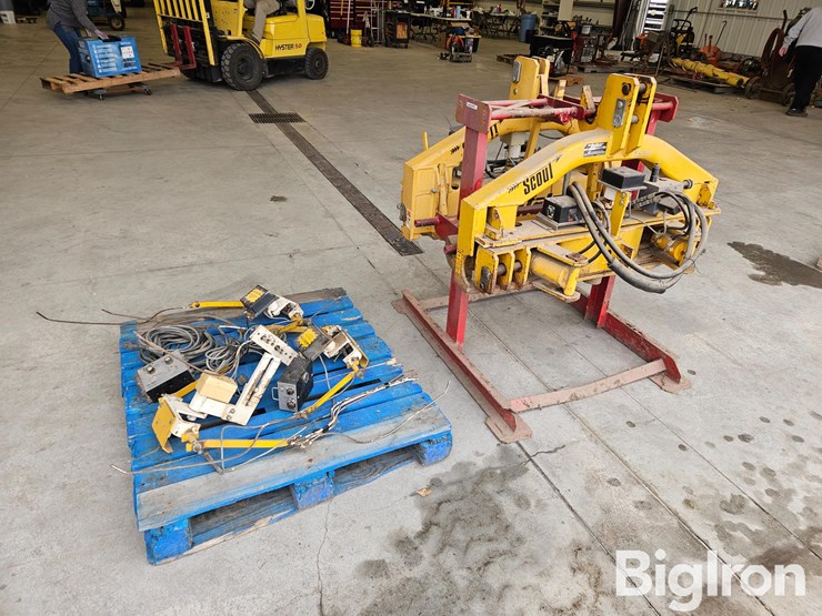 buffalo-scout-i-&-ii-guidance-systems-on-steel-holding-rack-image-1