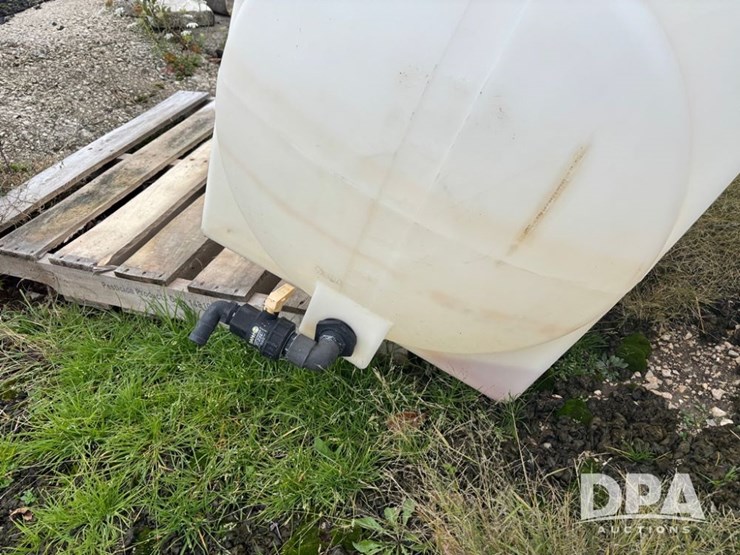 poly-tanks-(dr12626)-image-6