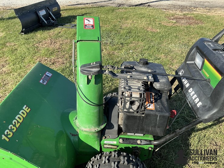 john-deere-1332-dde-snow-blower-image-18
