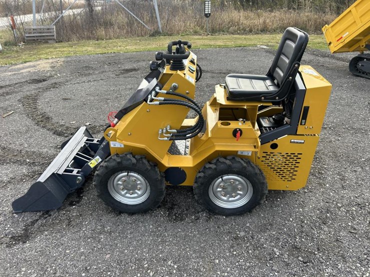 #2713-•-2025-infront-yf400-mini-skid-steer-image-2