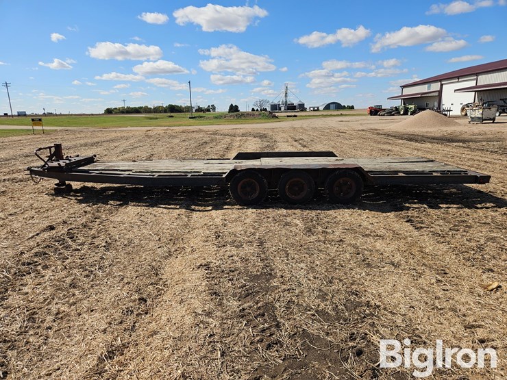 19'-tri/-axle-flatbed-trailer-image-8