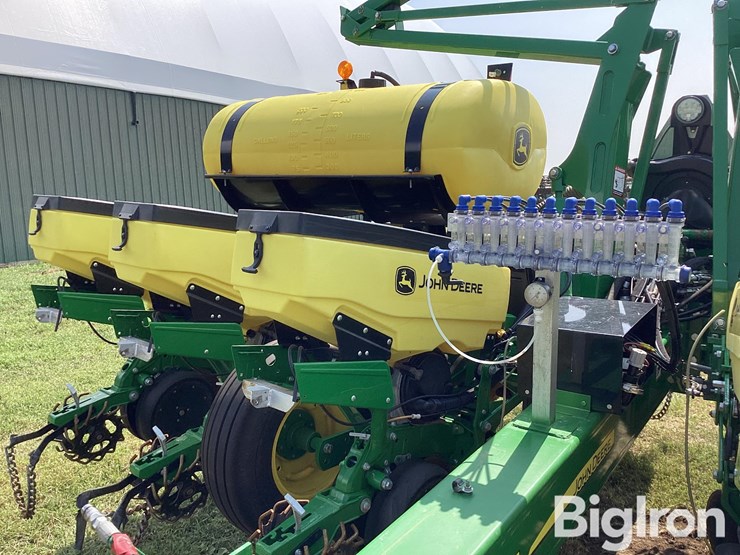 2019-john-deere-1765-image-13