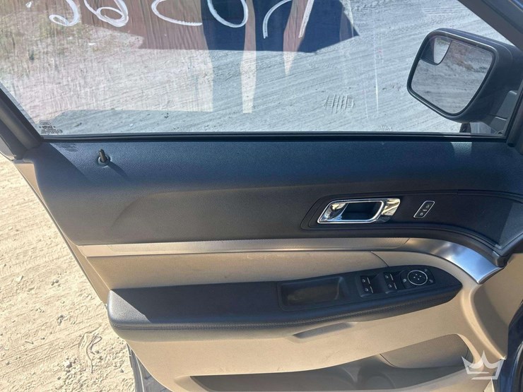 2017-ford-explorer-image-10