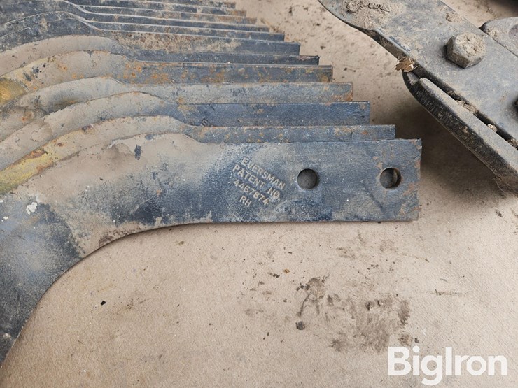 eversman-unused-tiller-knives-&-brackets-image-11