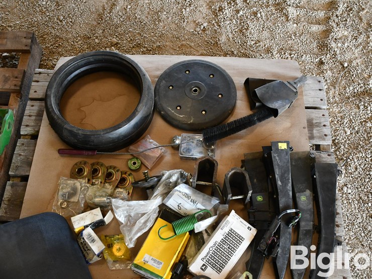 pallets-of-1770-planting-parts-image-17