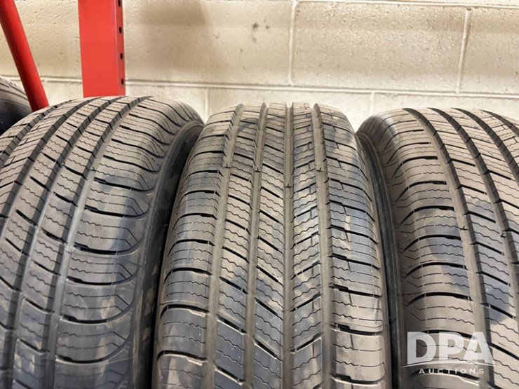 new-michelin-tires-(dr12567)-image-3