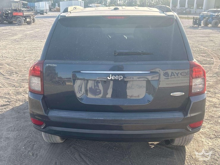 2015-jeep-compass-image-26