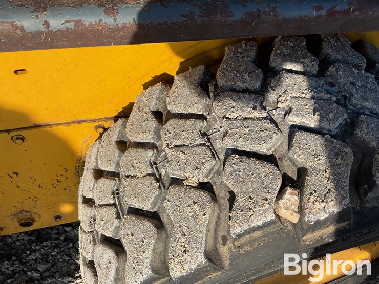 2014-gehl-r220-image-13