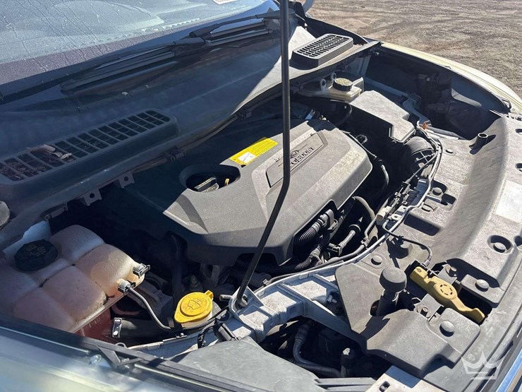 2015-ford-escape-image-8