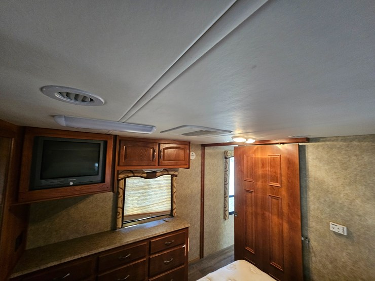 #22198-•-2007-georgie-boy-landau-motorhome-image-84