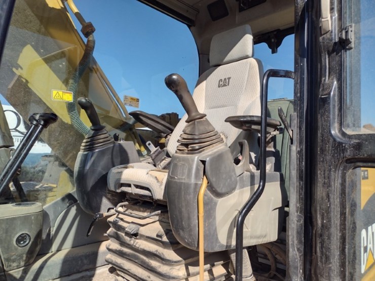 caterpillar-320dl-image-12