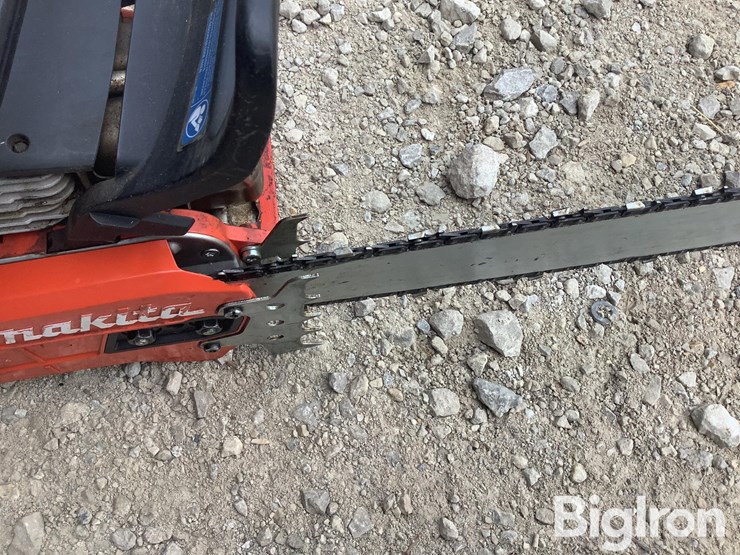 makita-chainsaw-image-12