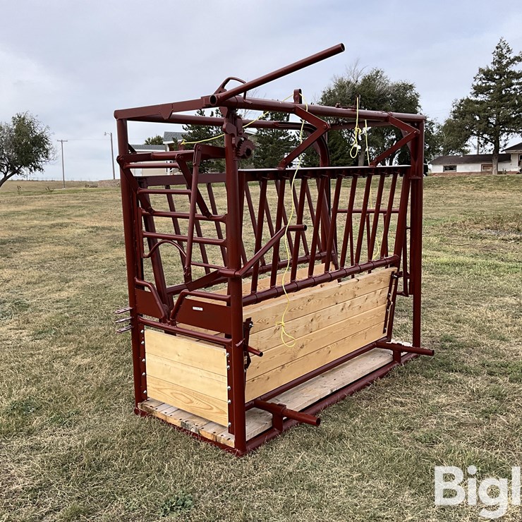 Livestock Squeeze Chute