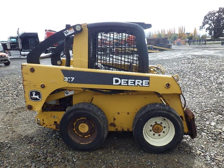 john-deere-317-image-4