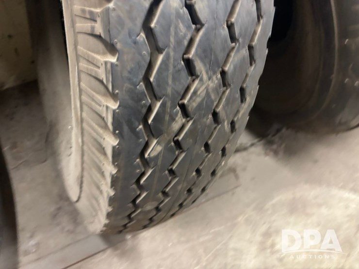 new-truck-tire-(dr12569)-image-5