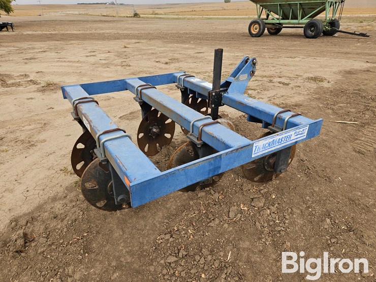 blu-jet-track-master-image-5