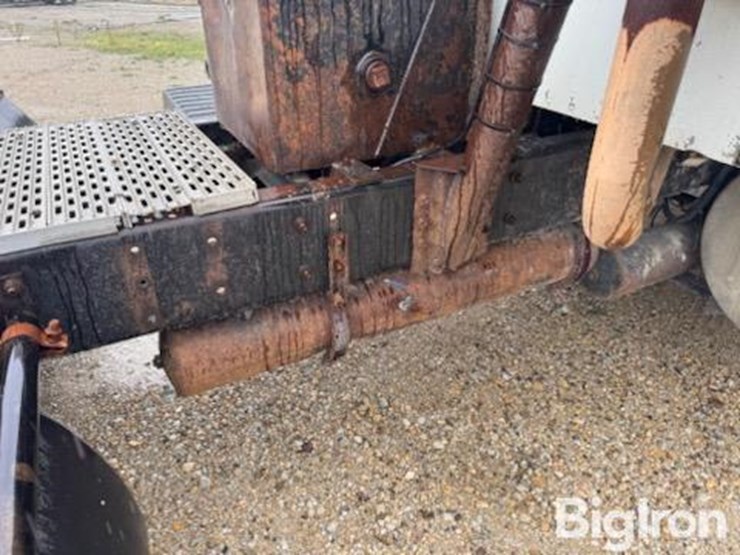 1995-international-9200i-image-12