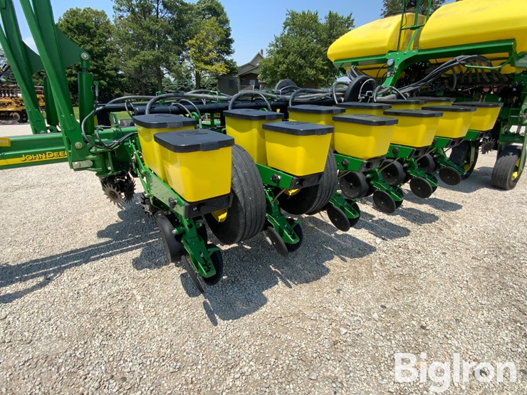 john-deere-1770-image-17