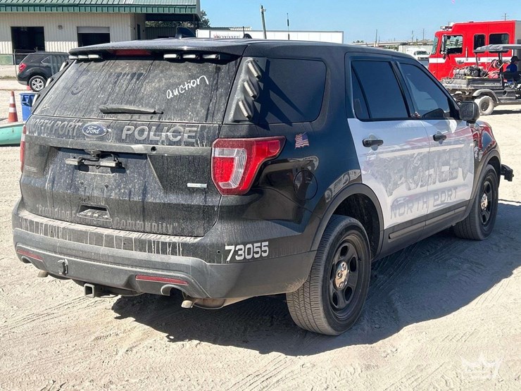 2017-ford-explorer-image-3