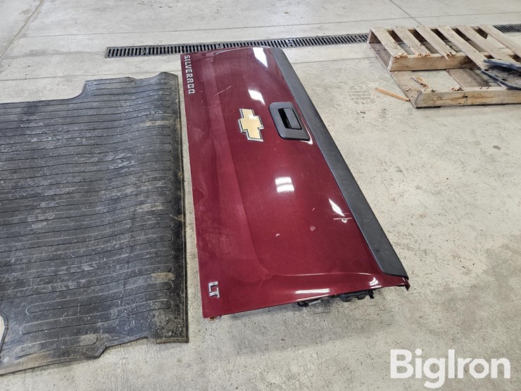 chevrolet-silverado-tailgate-&-box-floor-pad-image-11