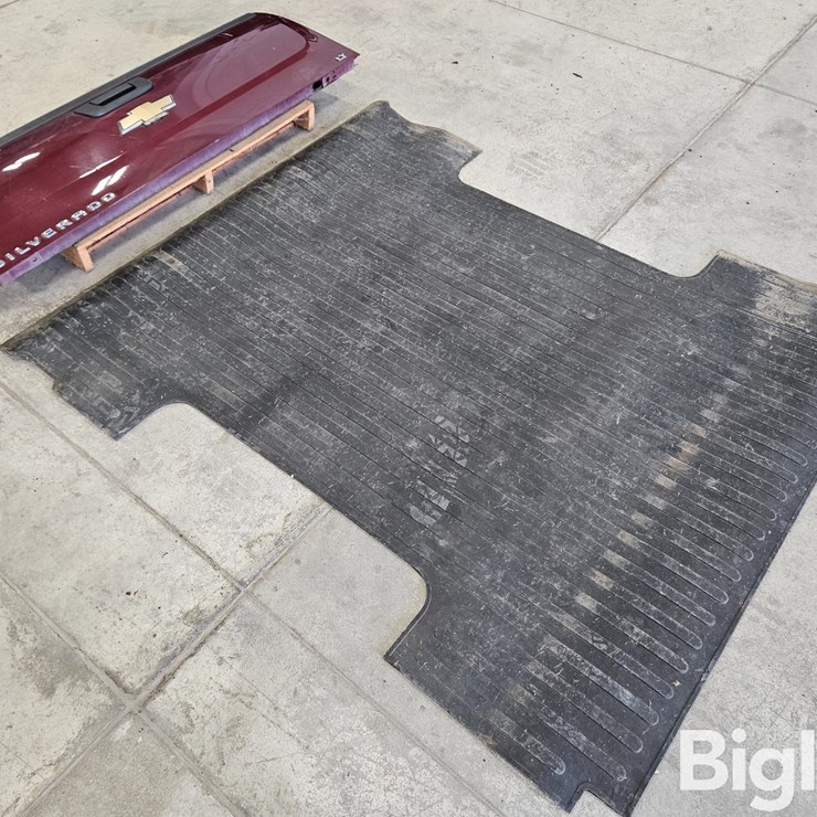 Chevrolet Silverado Tailgate & Box Floor Pad