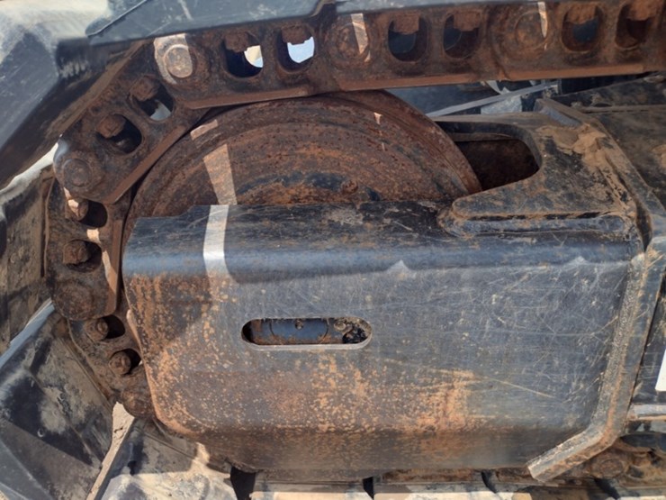 19-deere-135g-image-31