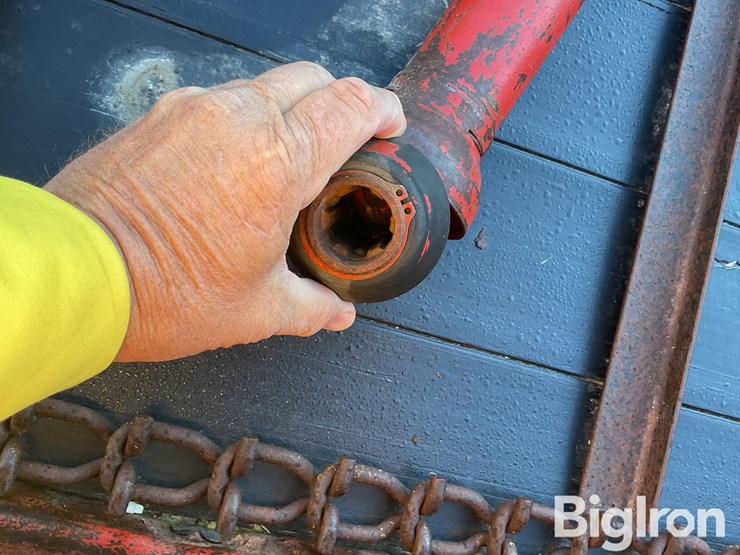 new-holland-165-image-15