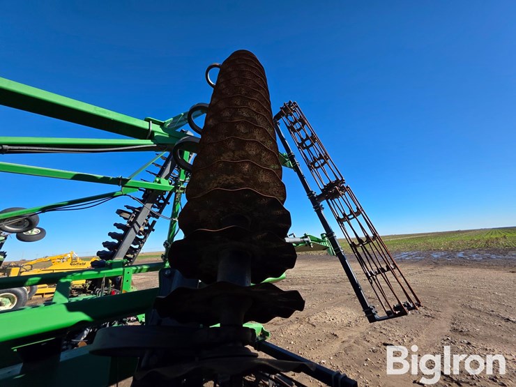 2013-john-deere-2623vt-image-14