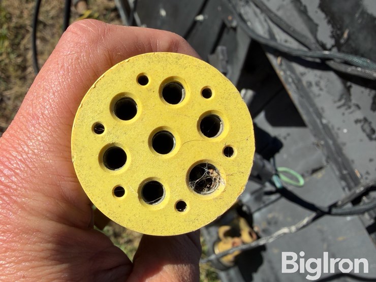 2001-gleaner-800-image-14