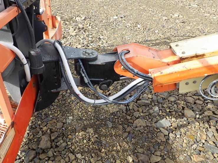 2016-jlg-400s-image-9